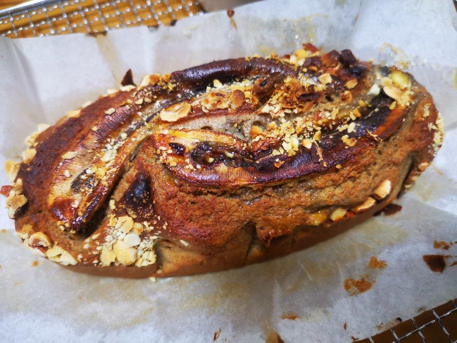 香气美妙、口感美味的香蕉肉桂红糖磅蛋糕