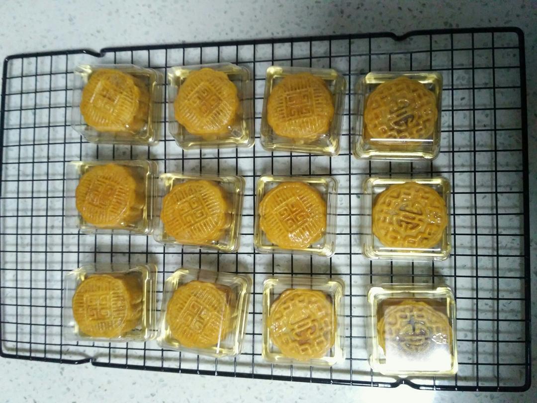 广式月饼——蛋黄莲蓉月饼