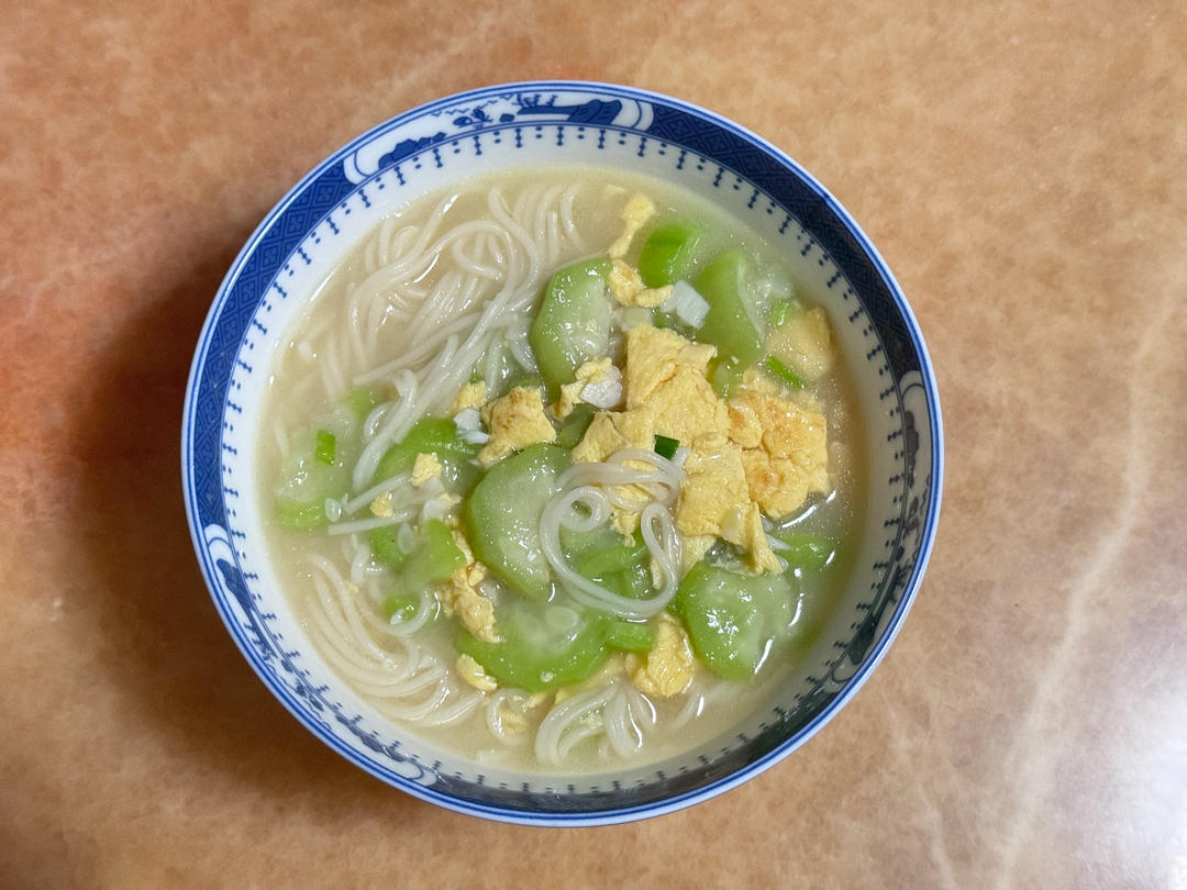 丝瓜鸡蛋面