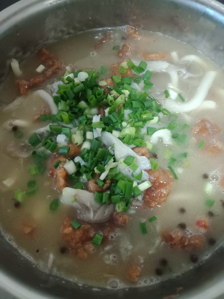 平菇滑肉汤的做法