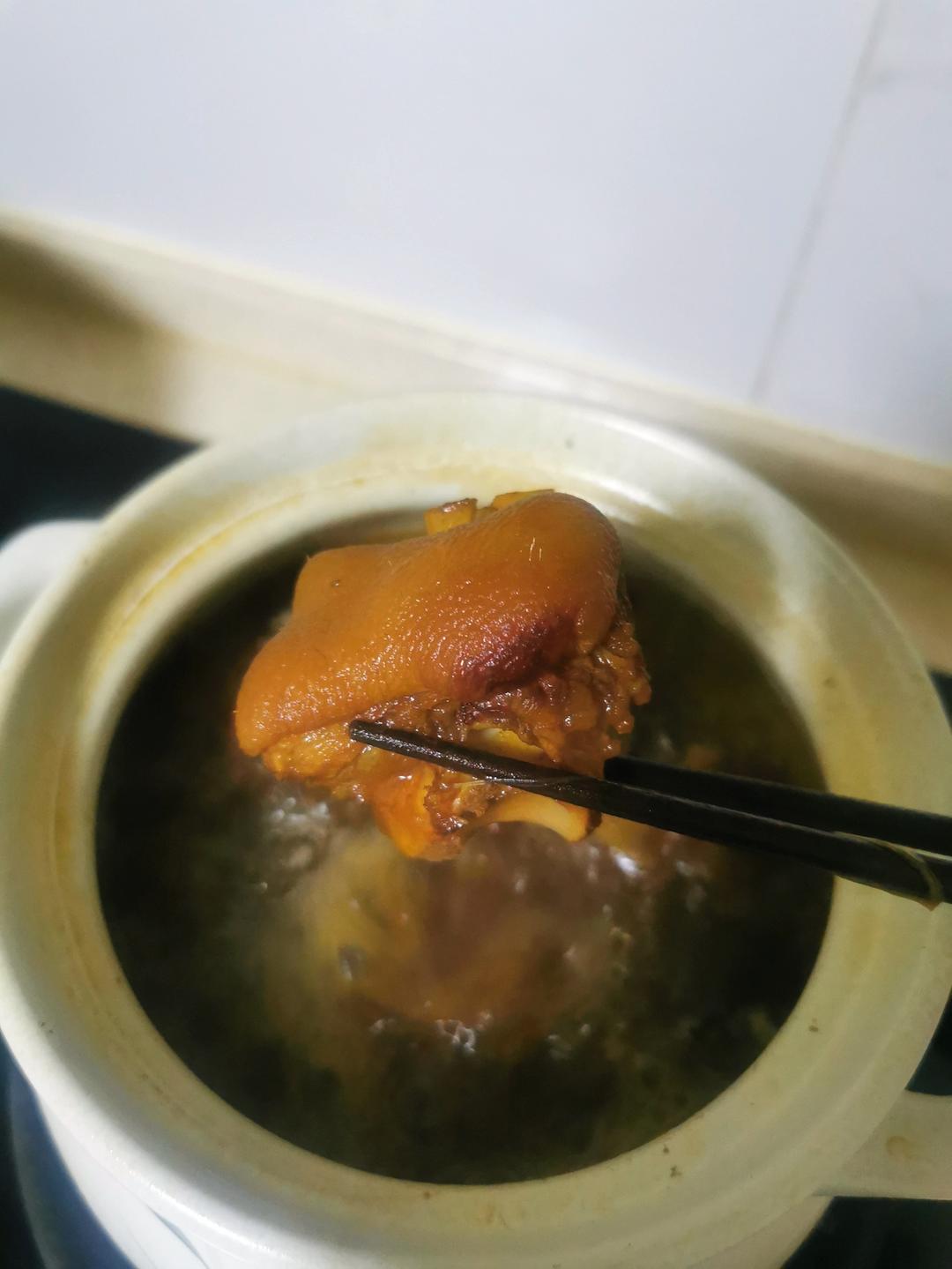 流口水的黄豆炖猪蹄