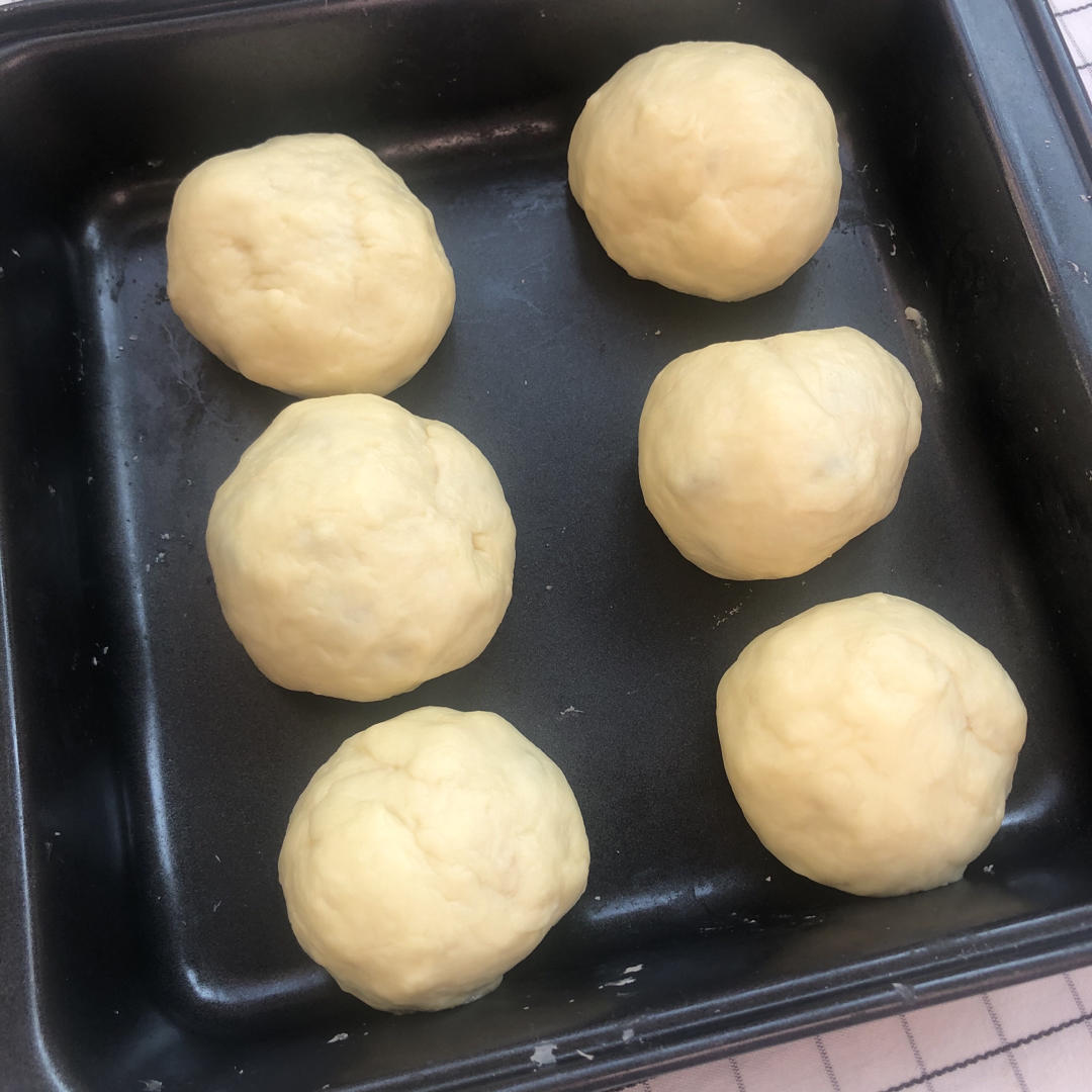 简单好做的超柔软面包(手和面)