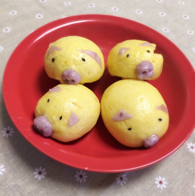 小猪牛奶馒头