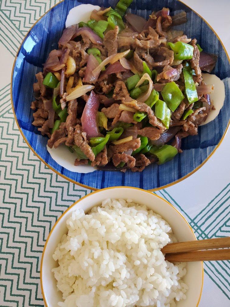 青椒洋葱炒牛肉丝