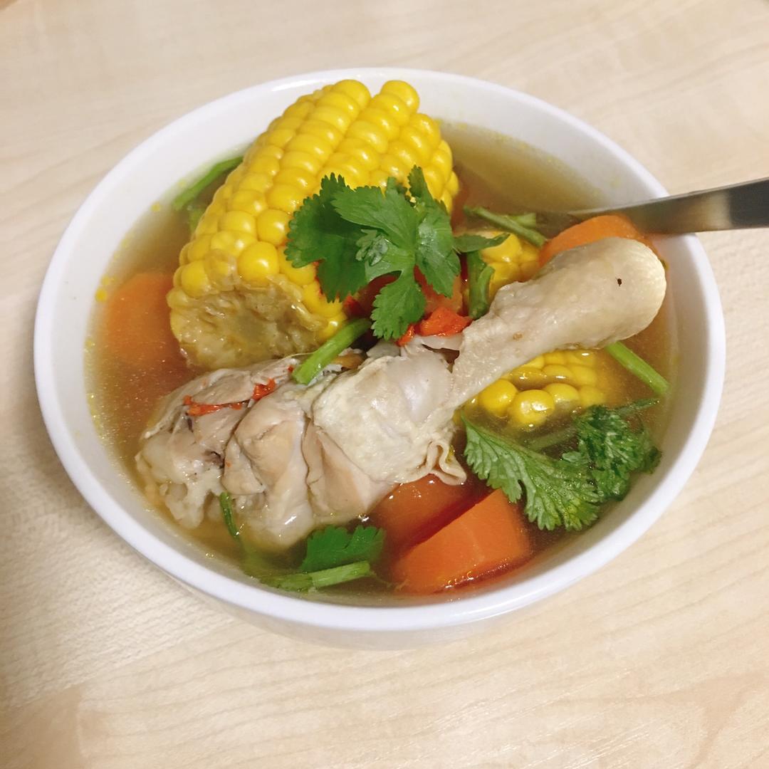 玉米土豆鸡腿汤