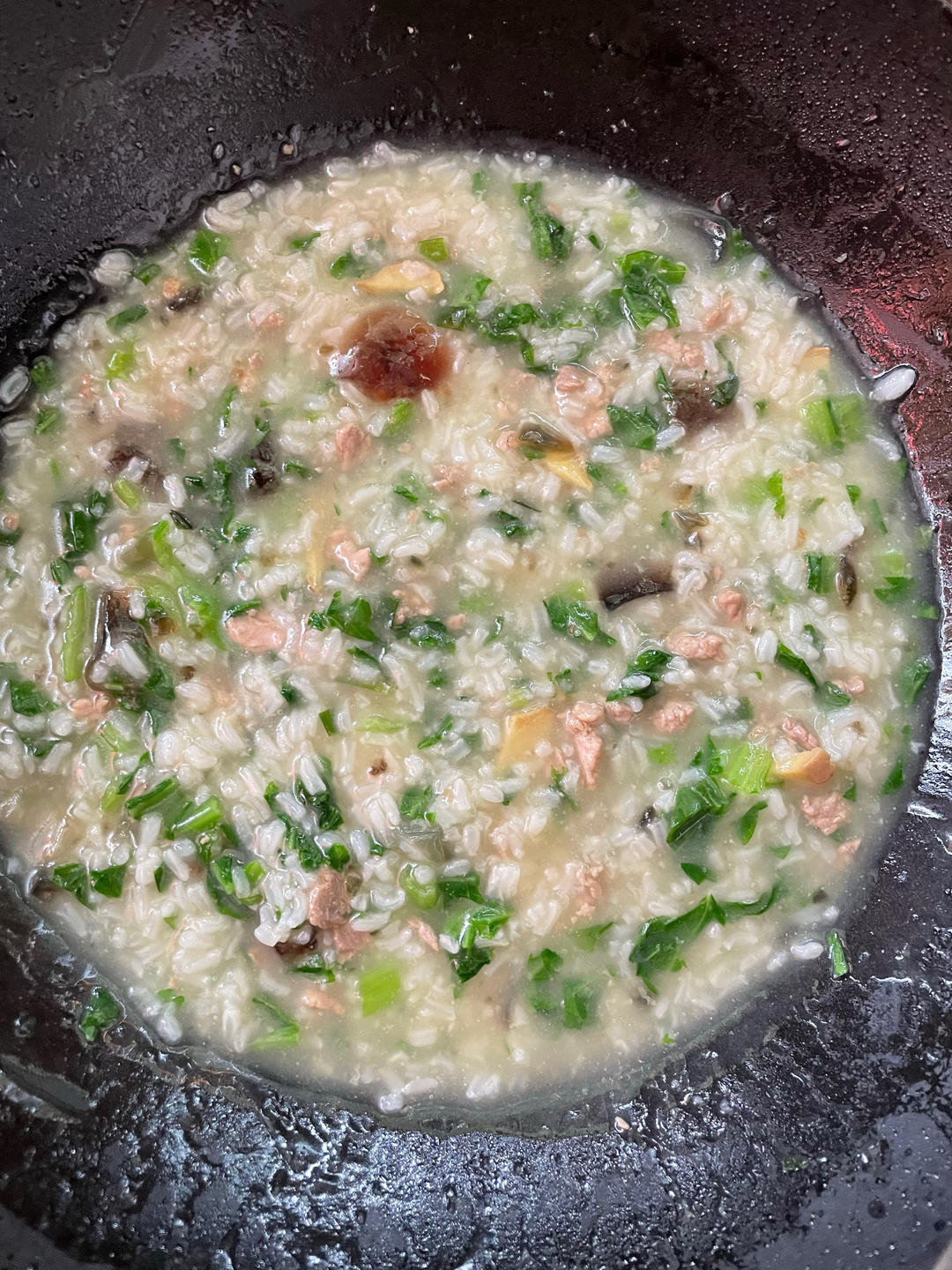 妈妈👩教我做的皮蛋瘦肉粥🥣简单快捷美味😋