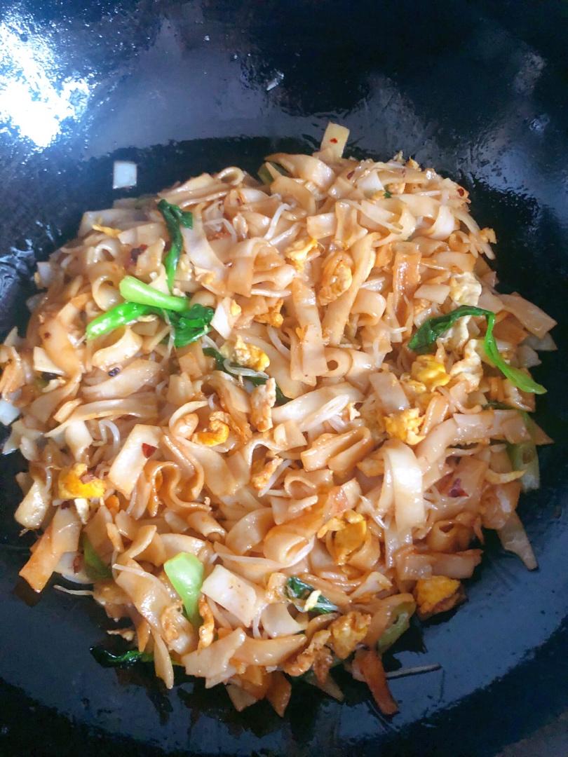 韭菜豆芽炒河粉