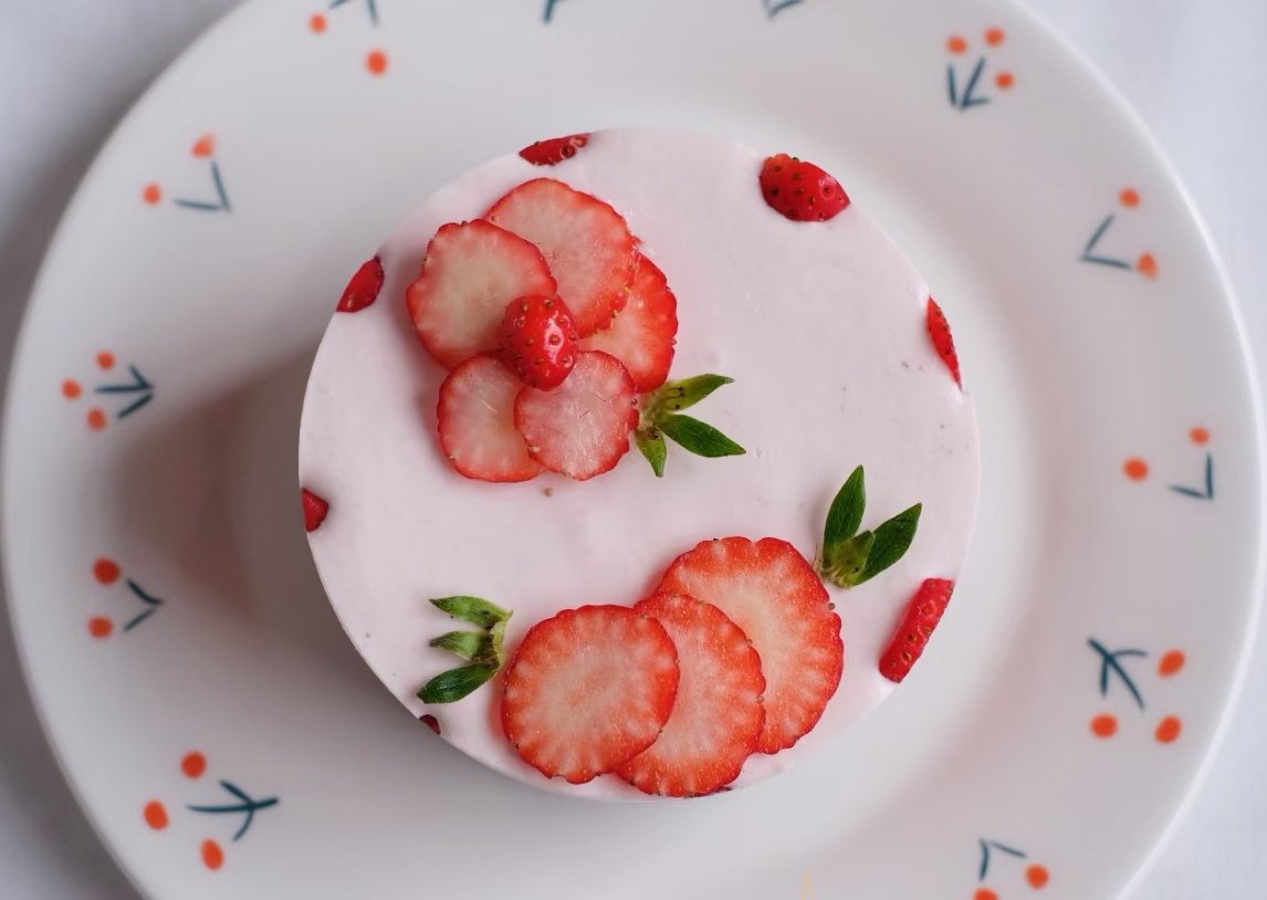 四字弟弟同款小红花草莓纸杯蛋糕，高颜值1次成功！