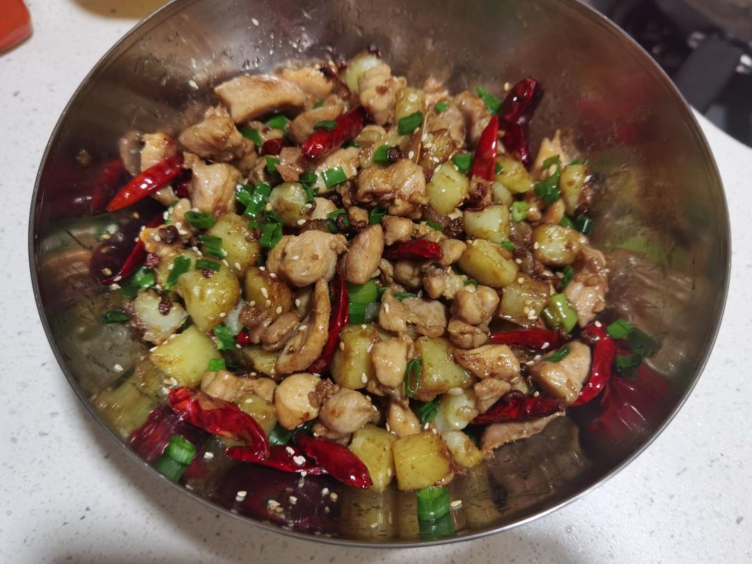 米饭绝配❗麻辣过瘾巨好吃的土豆辣子鸡块~
