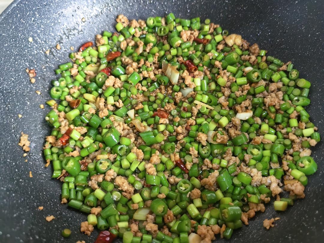 超下饭的蒜苔肉末
