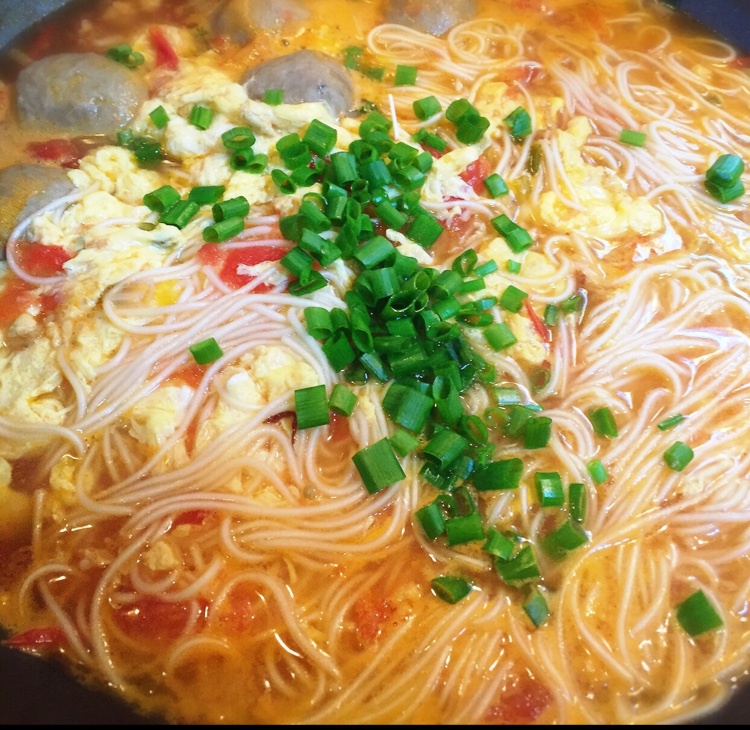 【最家常的普通汤面——西红柿鸡蛋龙须面图片】宝蓓__下厨房