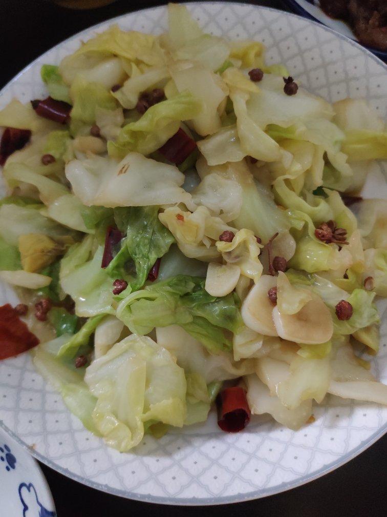 厨师长教你：“手撕包菜”的家常做法,简单又不失美味