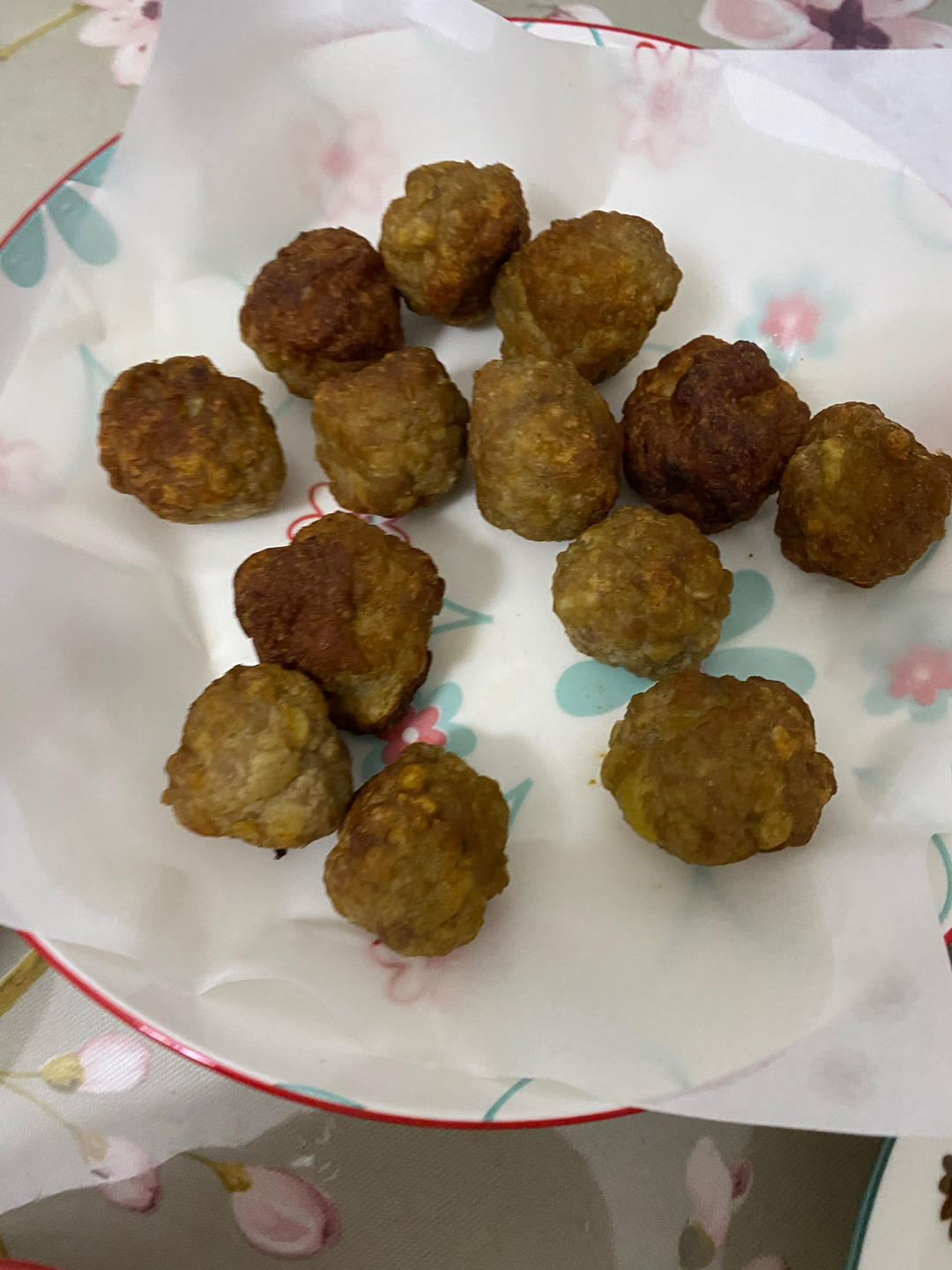 炸猪肉丸子