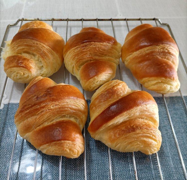 零零雨做的可颂丨经典起酥面包