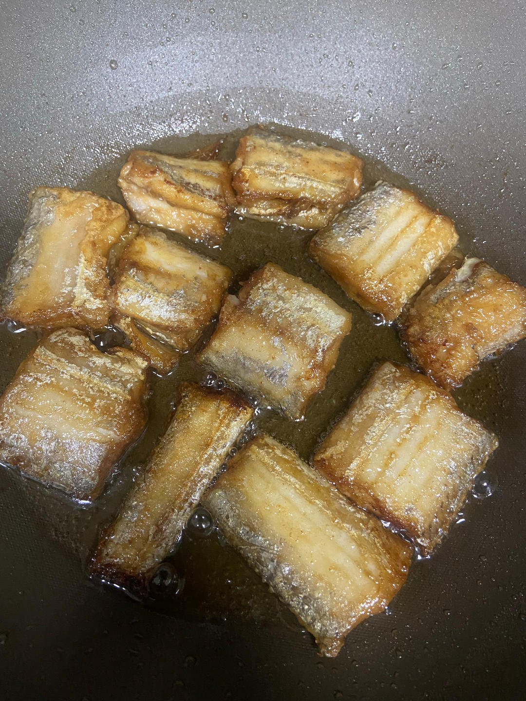 炸带鱼段(一点小窍门油就不浑了)