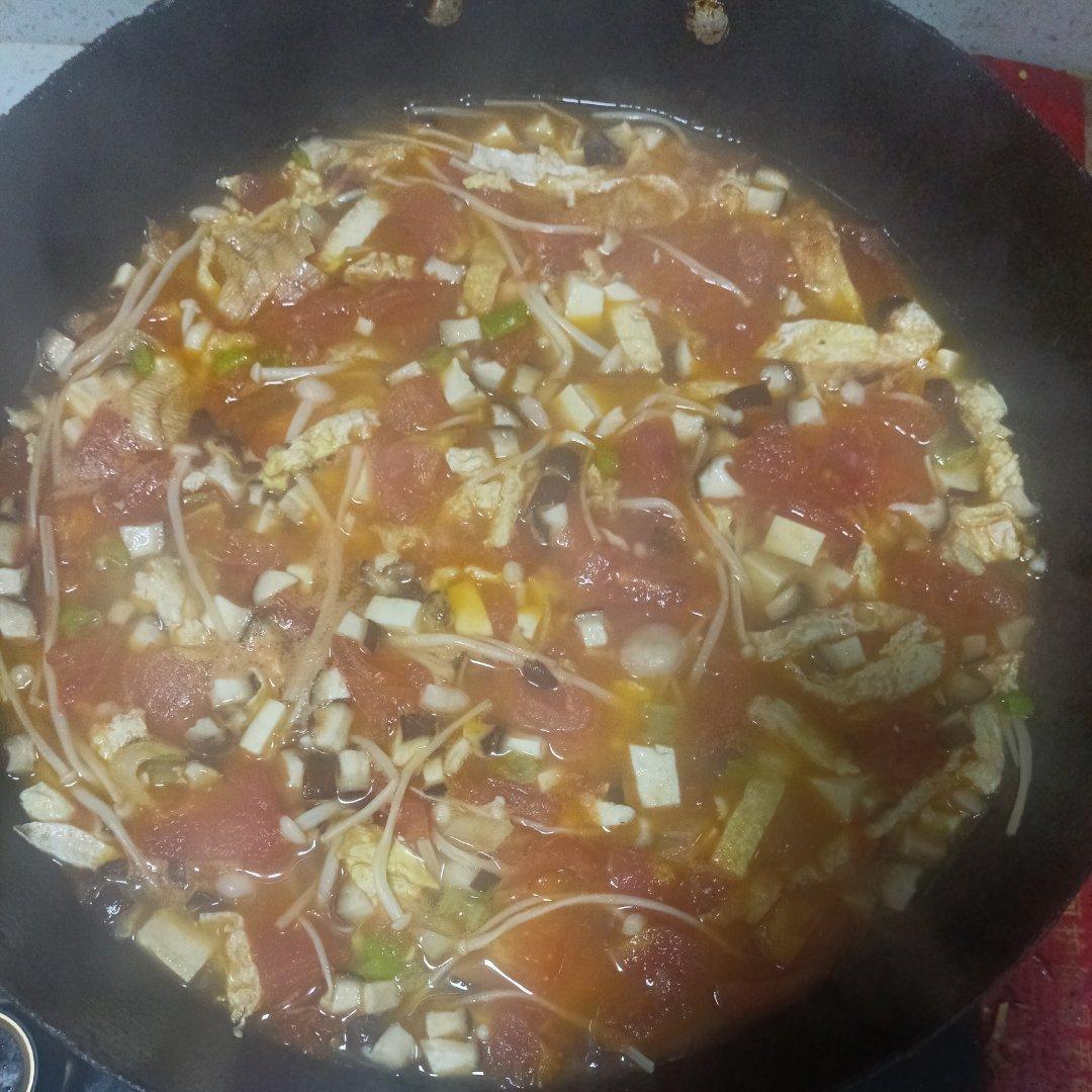 西红柿菌菇豆腐汤