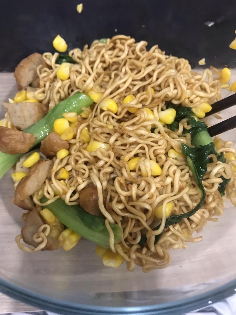 秒杀路边摊的炒方便面