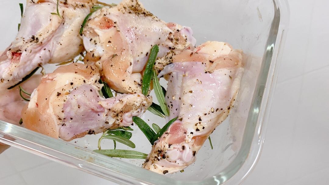 超详细 入味马杀鸡迷迭香烤鸡腿（翅）宴客必备