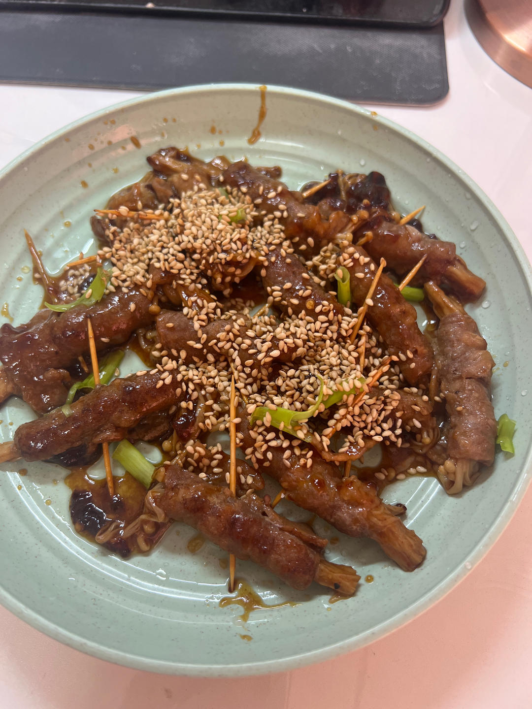 好吃到舔盘的肥牛金针菇卷