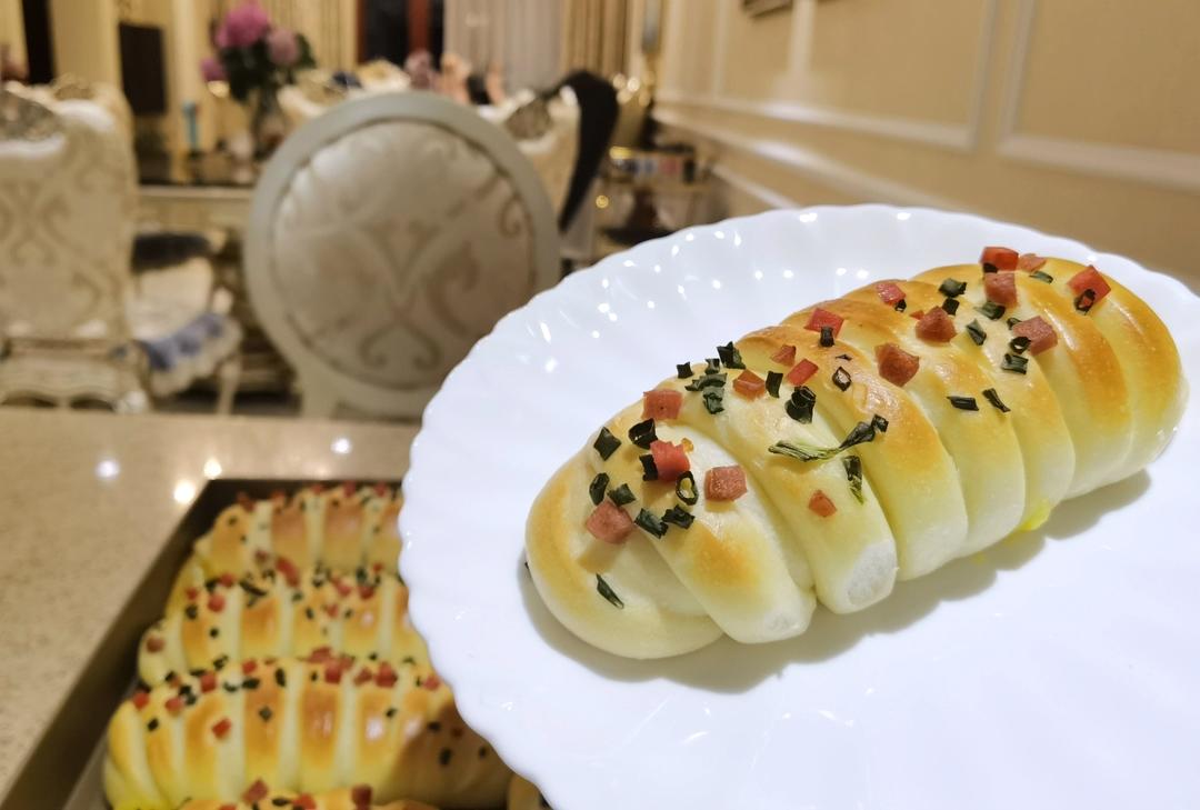 一次性发酵毛毛虫芝士香肠面包