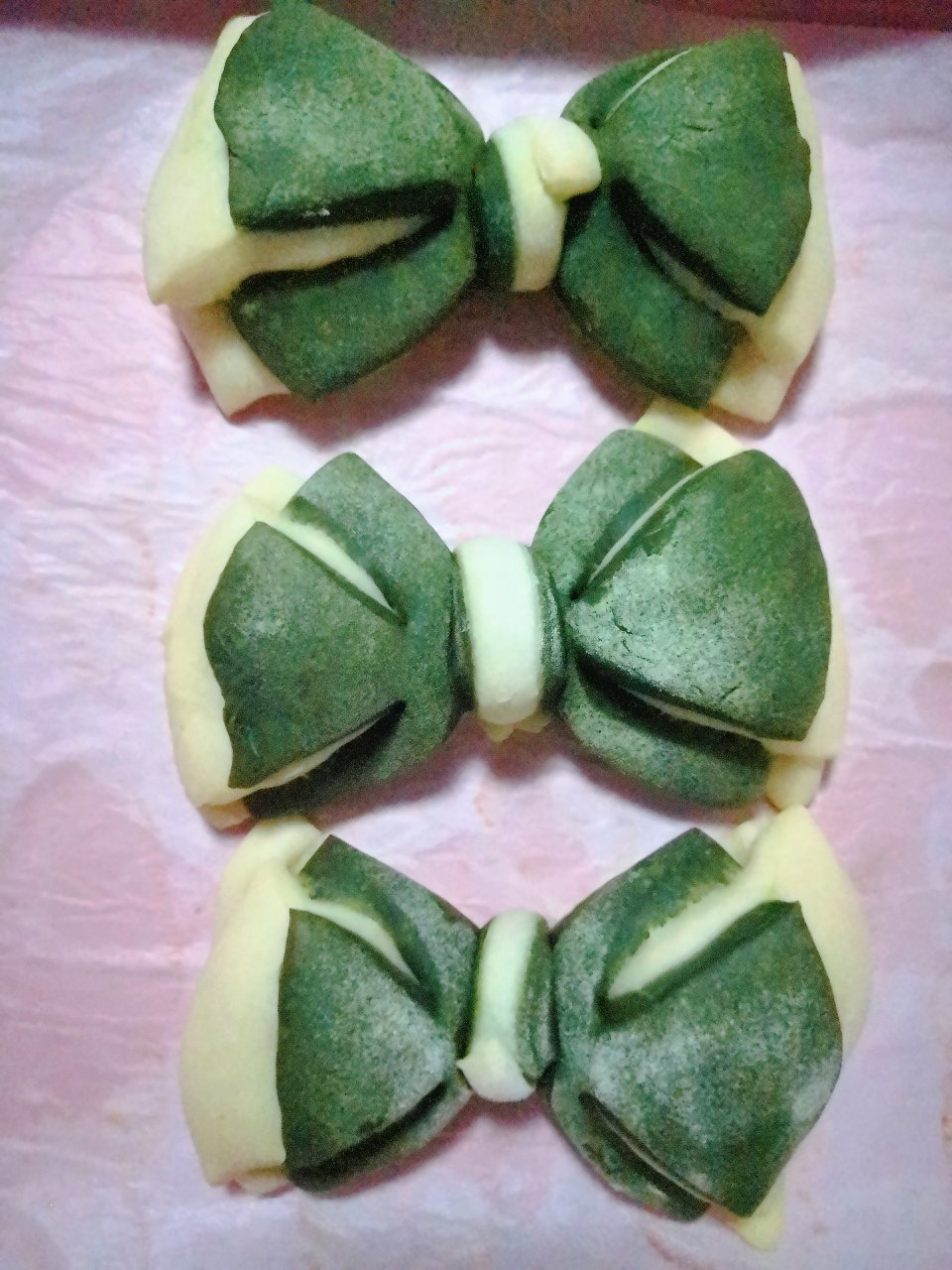 🔥双色蝴蝶结面包❗夏日里的一抹绿