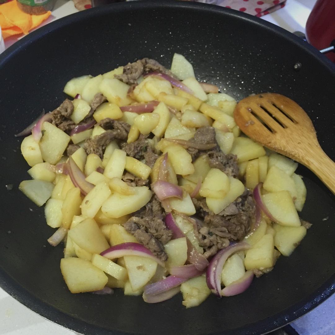 土豆炒牛肉