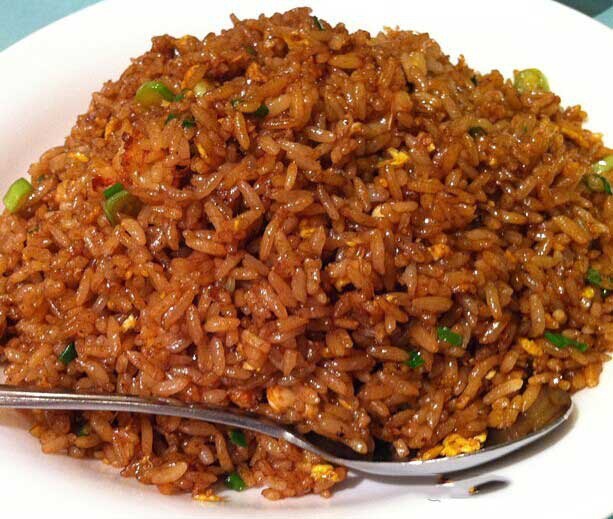 据说是 正宗酱油炒饭