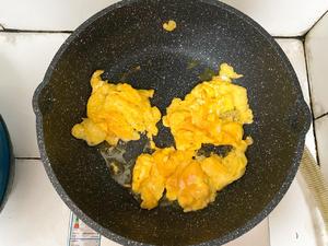 黄瓜炒鸡蛋的做法 步骤3