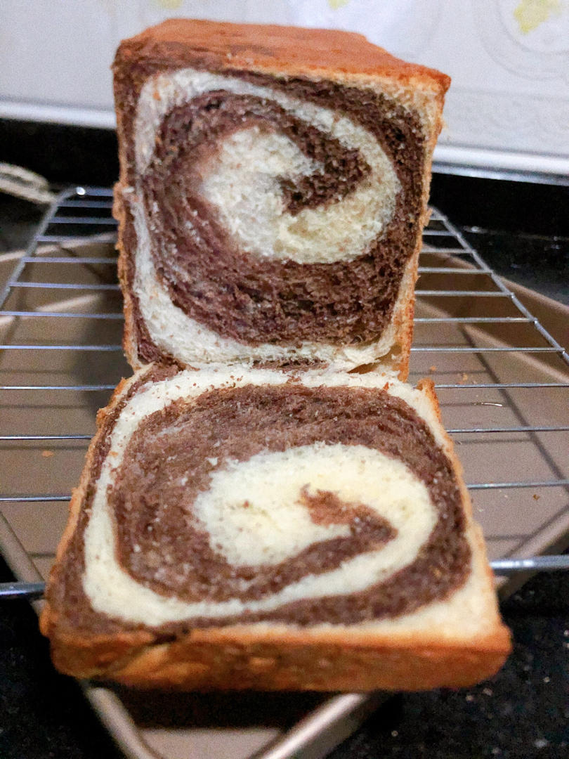 小薯仔爱吃还要更爱练做的可可双色吐司