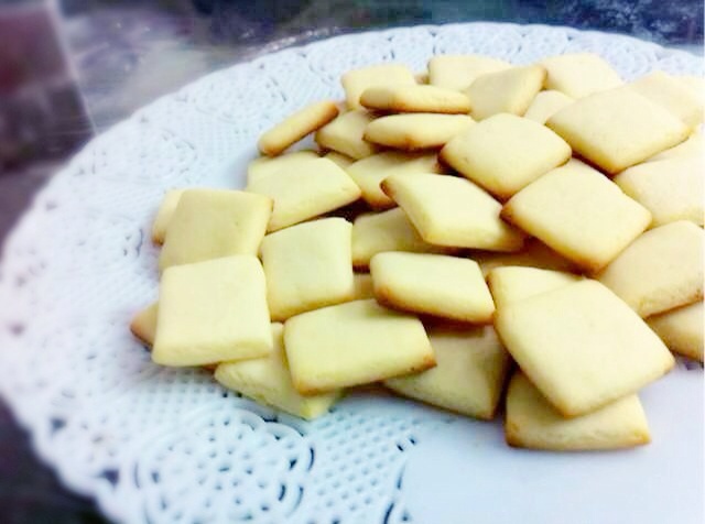 牛奶方块小饼干