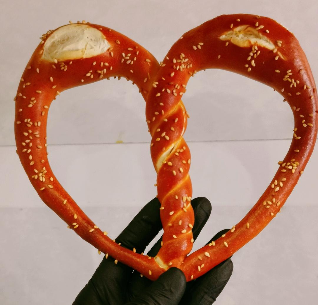 爱心德式碱水结❤️做个面包都是爱你的形状