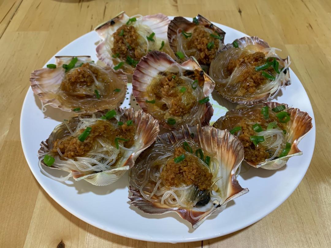 蒜蓉粉丝蒸扇贝（清晰图片步骤讲解）