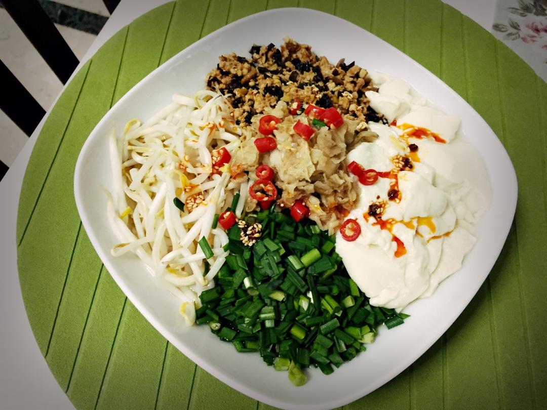 私房豆花米线[家简呈厨·私房米线]