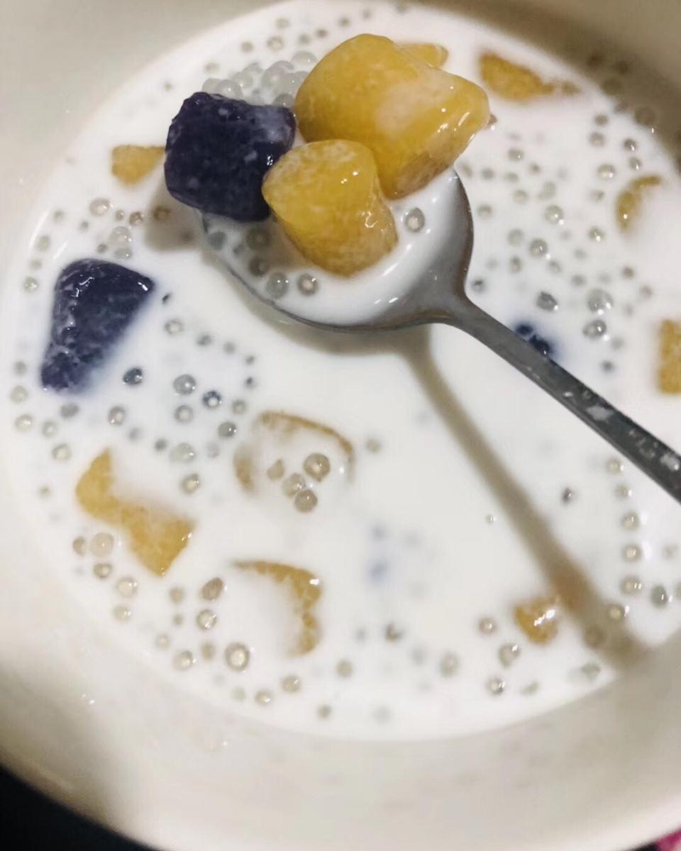 桃胶芋圆水果羹