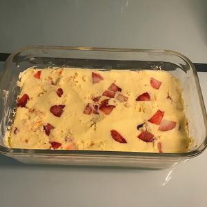 在家就可以做的草莓冰激凌➕雪糕的做法 步骤5