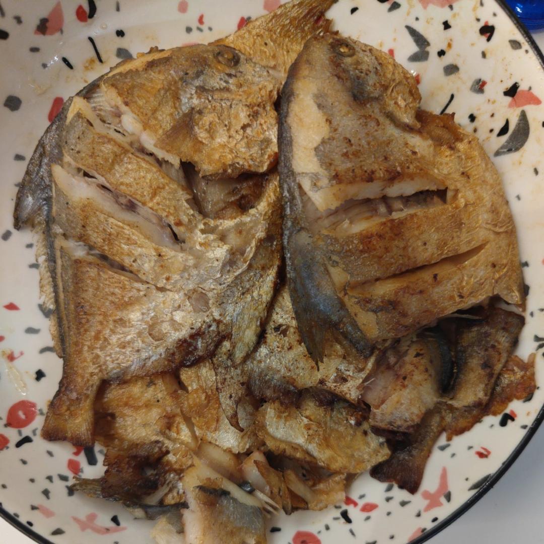不腥的冷冻鲳鱼做法（盐煎鲳鱼，红烧鲳鱼，香辣鲳鱼）