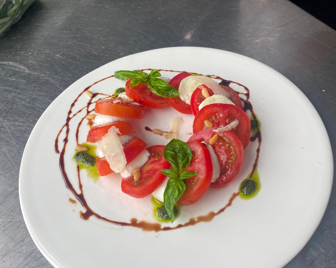 0人做过这道菜inthey用料水牛芝士番茄罗勒松子帕玛森芝士黑醋大蒜