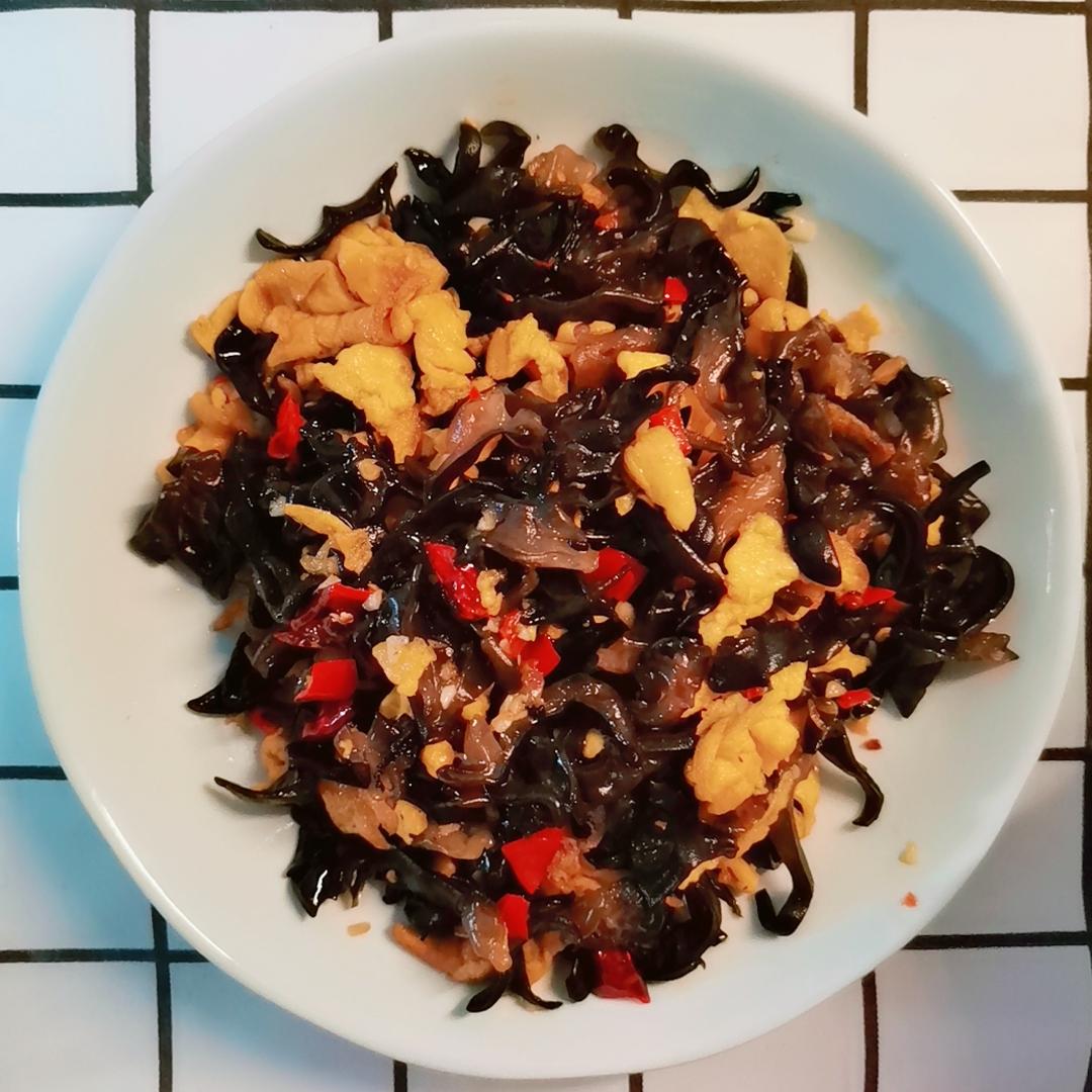 木耳炒鸡蛋