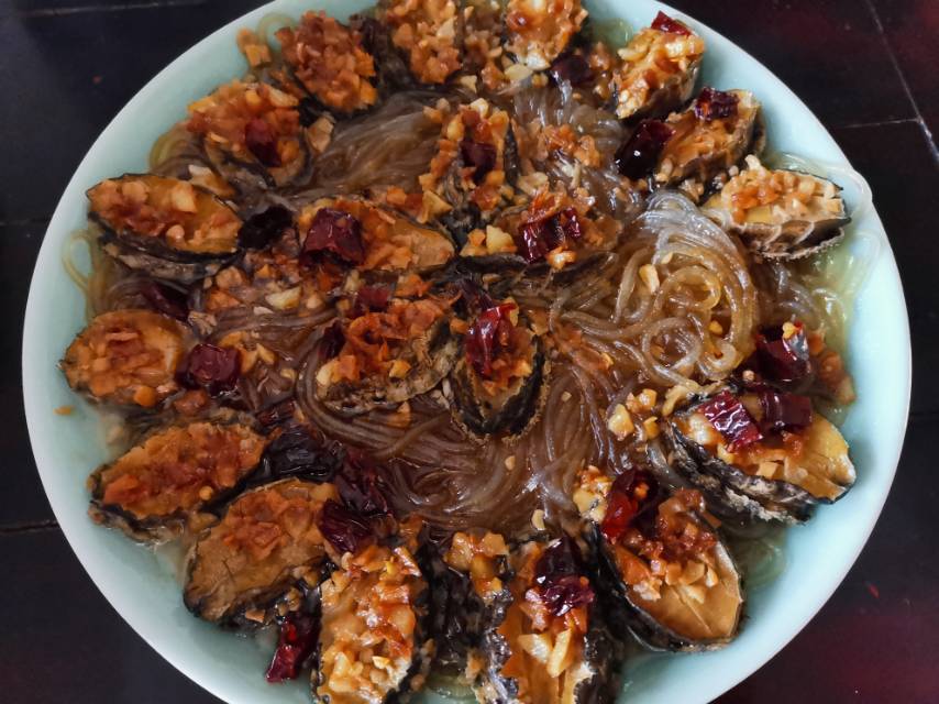 蒜蓉粉丝蒸鲍鱼