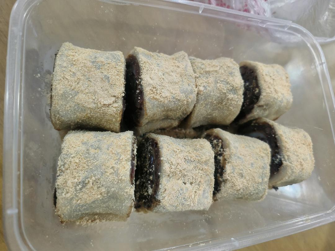 豆沙糯米卷，糯叽叽凉热都好吃，隔夜不变硬，新年小点心