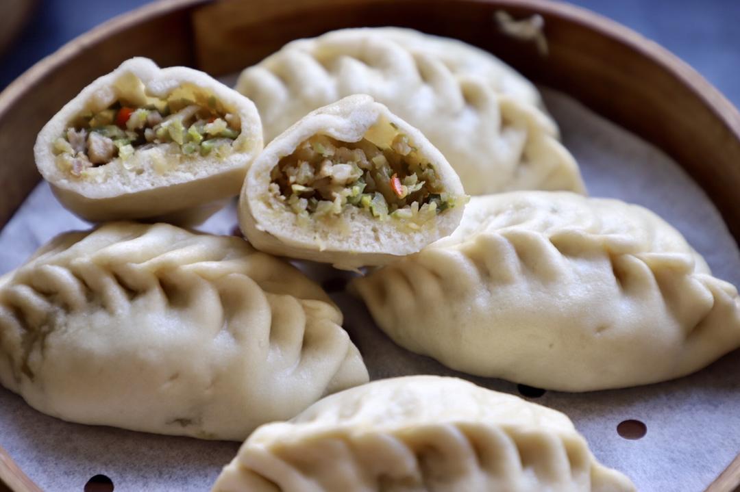 五花肉萝卜干包子