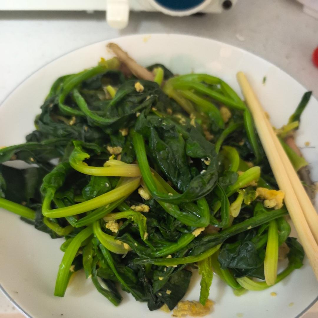 菠菜炒鸡蛋