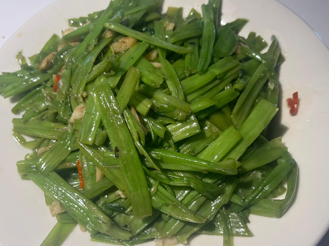 空心菜梗炒辣椒 通菜杆炒肉里面含三种做法