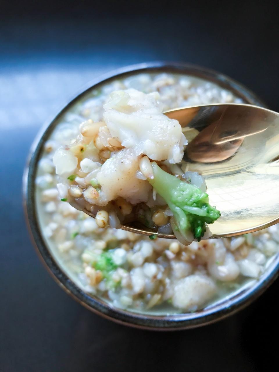 喜宝的姐姐做的香菇鱼片粥