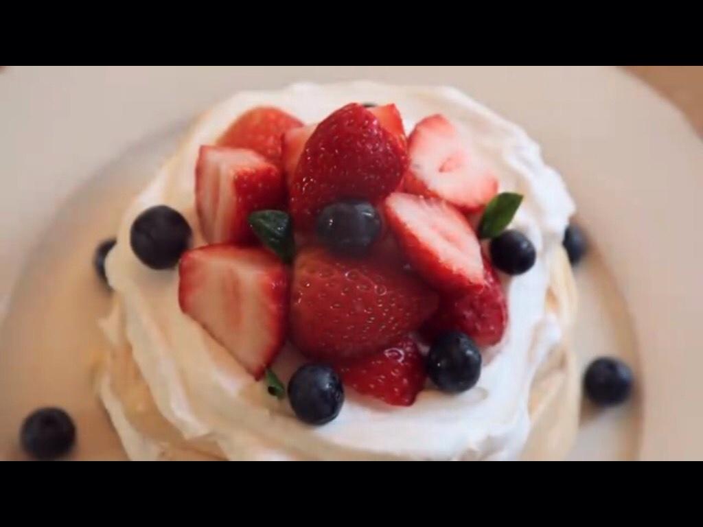 草莓蛋白霜蛋糕的做法