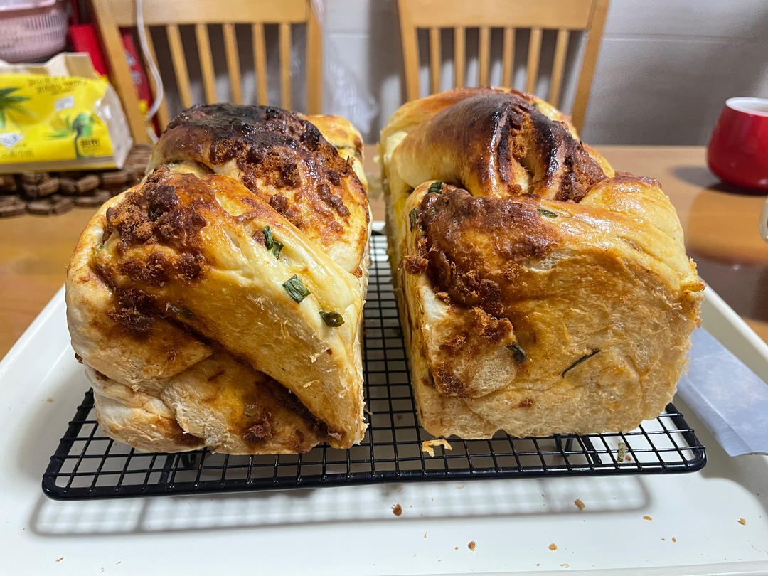 香葱肉松手撕吐司