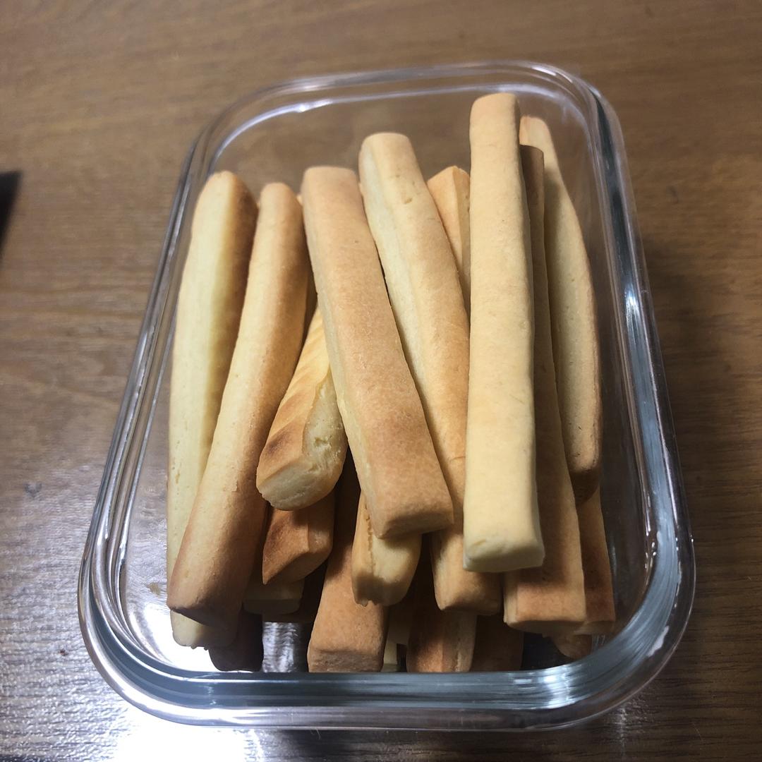 无边の丝雨做的硬版奶酪芝士条饼干