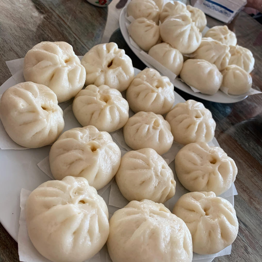 迷你一口一个的小笼包