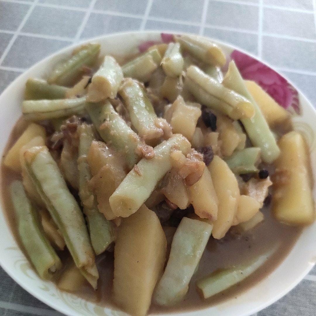 秘制芸豆炖土豆