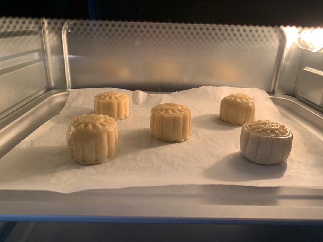 奶黄流心月饼（常温仍流心）